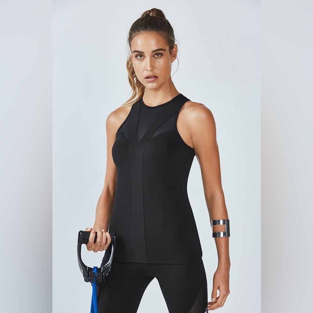 NWT! Sexy Fabletics Black Jessi Tank/Top w/Built-in Sports Bra Size Medium
